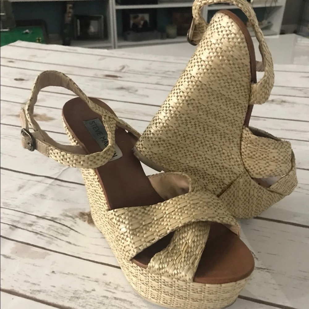 Steve Madden Straw Wedges
